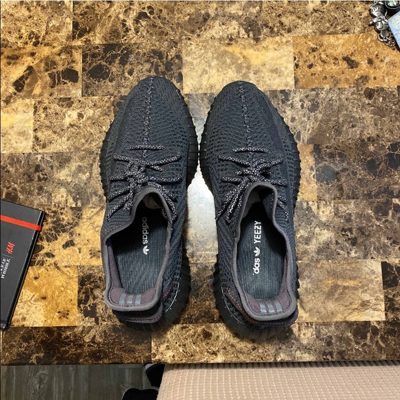 Non Reflective Yeezy Boost 350 V2 Stock Adidas Yeezy Boost 350v2